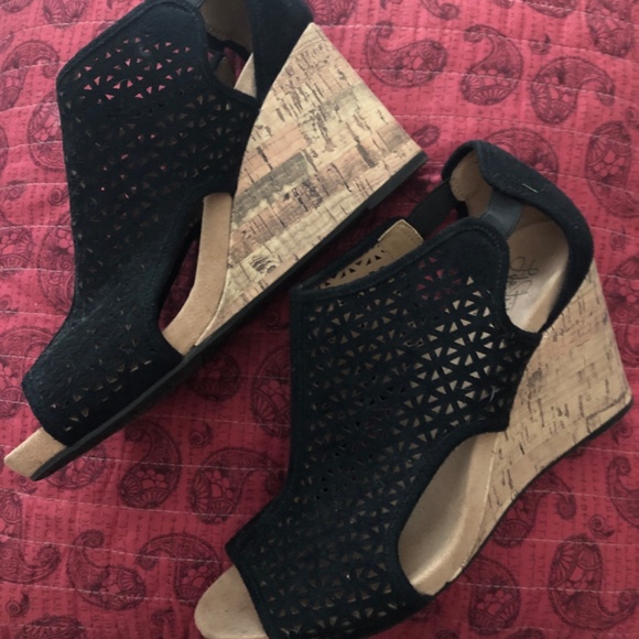 Black Wedges, Leather, Life Stride Flex, Size 8.5 - Picture 2 of 3